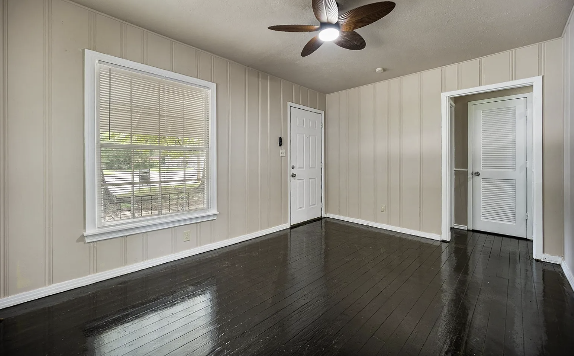 3837 Earl St #B - Photo 4 of 8