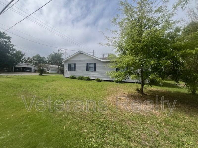 701 N Nicholson Ave - Photo 3 of 16