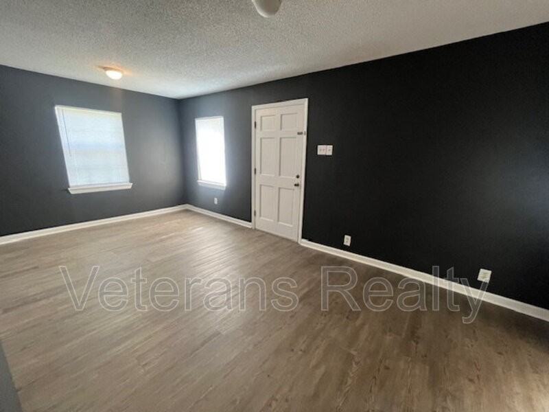 701 N Nicholson Ave - Photo 5 of 16