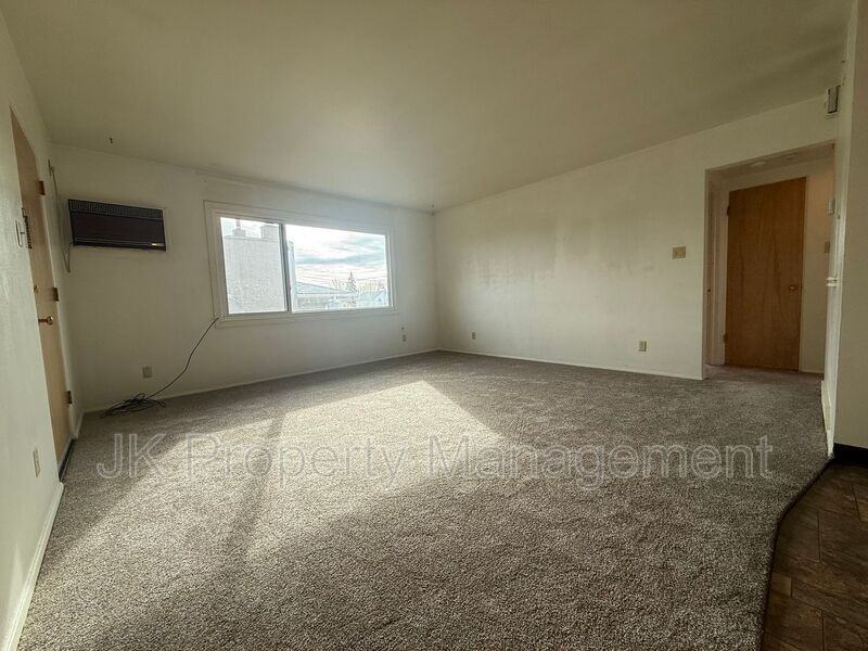 1223 Smelter Ave Ne #04 - Photo 4 of 20