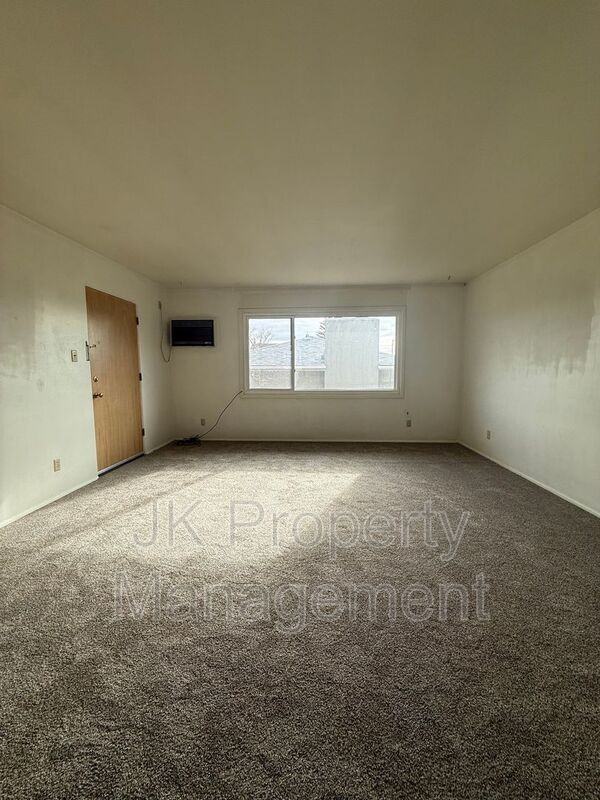 1223 Smelter Ave Ne #04 - Photo 5 of 20