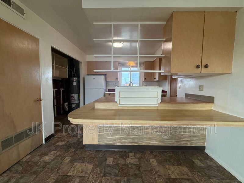 1223 Smelter Ave Ne #04 - Photo 7 of 20