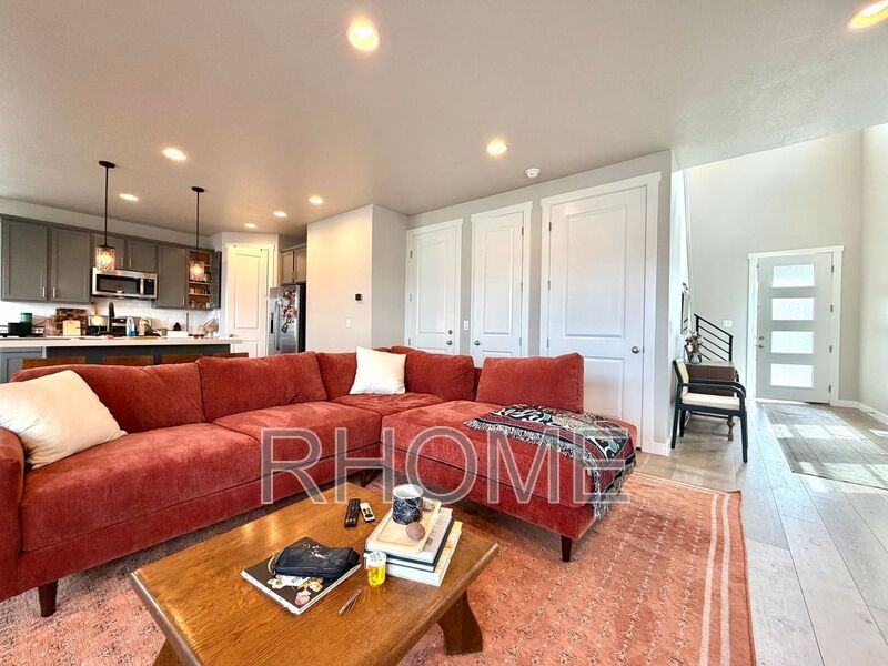 5066 W Elmfield Way - Photo 3 of 17