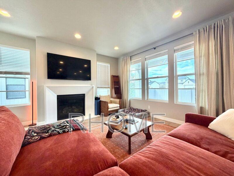 5066 W Elmfield Way - Photo 5 of 17