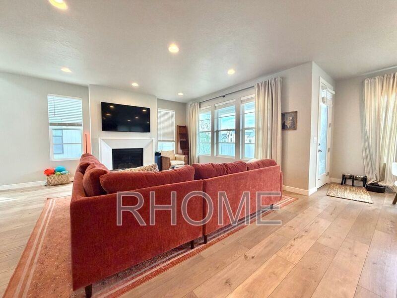 5066 W Elmfield Way - Photo 6 of 17