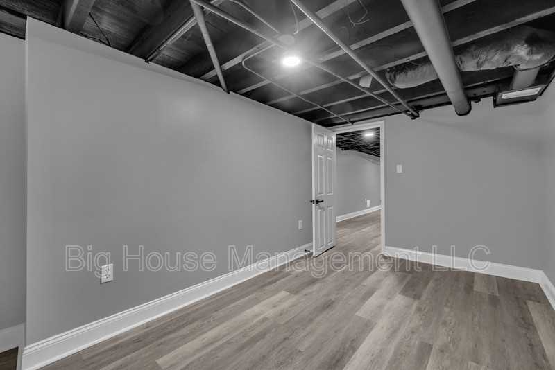 1725 Hollins St - Photo 7 of 29