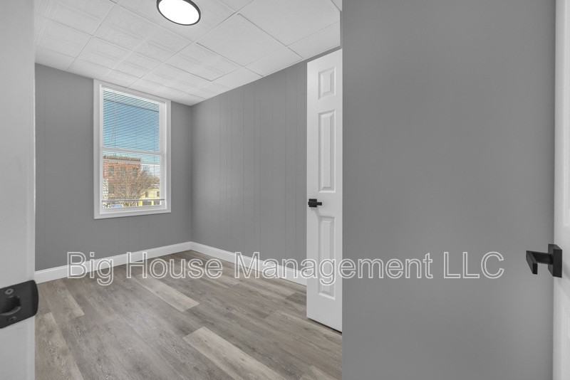 1725 Hollins St #3 - Photo 5 of 14