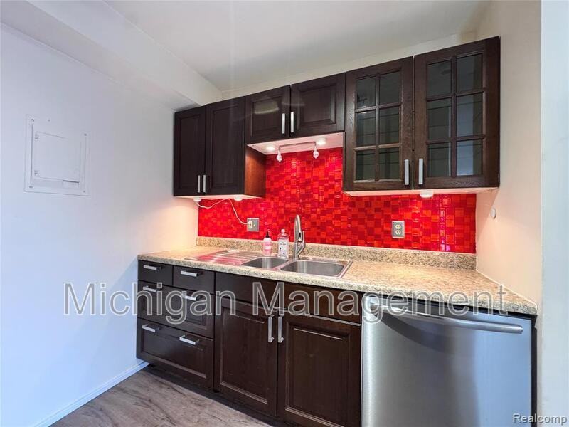 2150 Pauline Blvd #203 - Photo 3 of 32