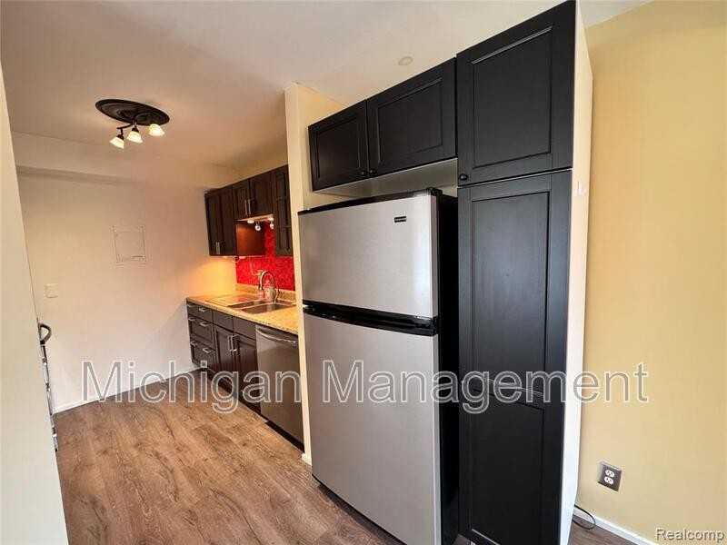 2150 Pauline Blvd #203 - Photo 5 of 32