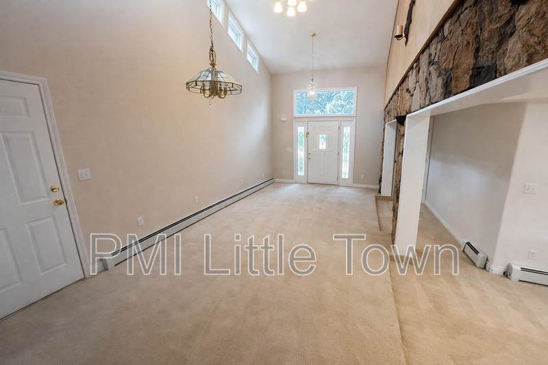 8320 S Ammons St - Photo 4 of 20