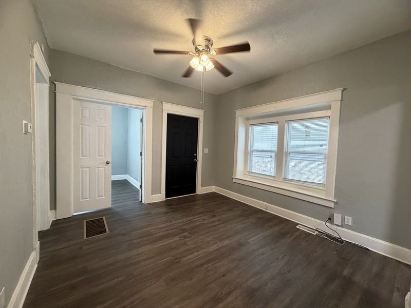 2512 N 12th St - Photo 3 of 16