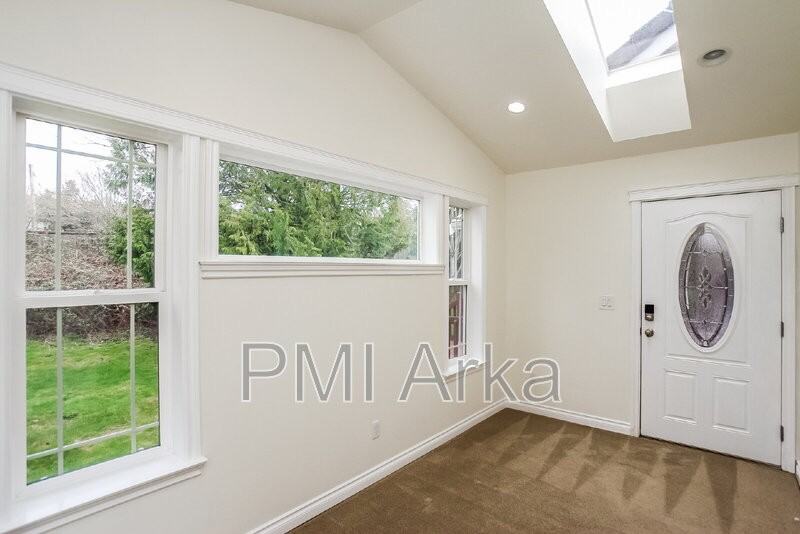 3504 Buckingham Ct Se - Photo 2 of 17