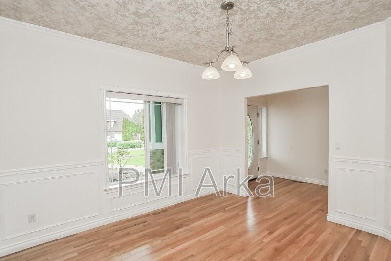 3504 Buckingham Ct Se - Photo 4 of 17