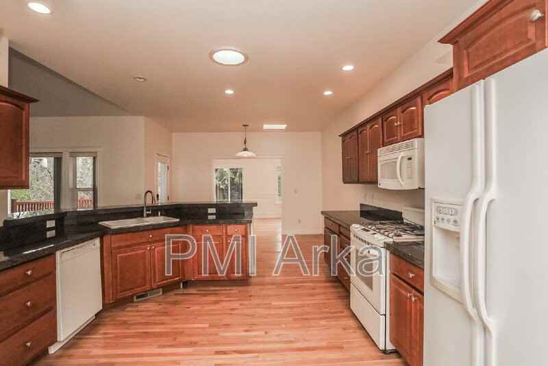 3504 Buckingham Ct Se - Photo 5 of 17