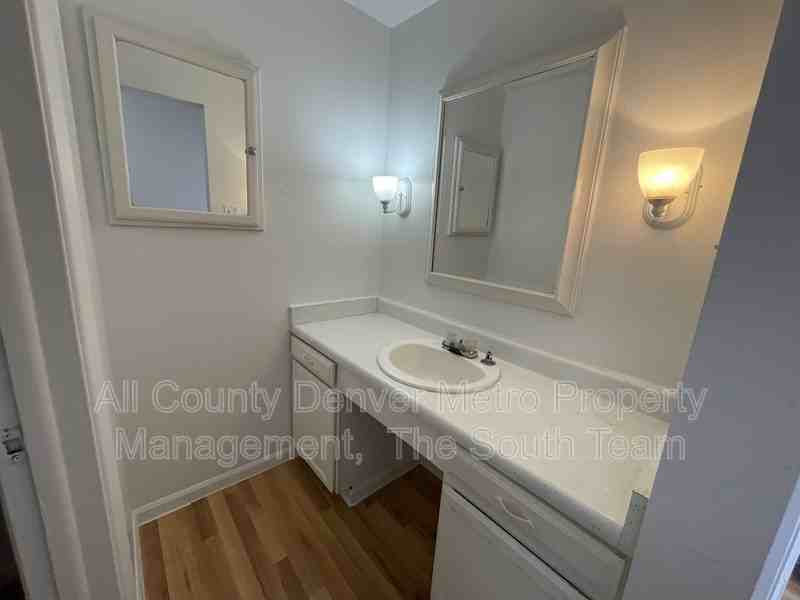 1622 Alton St #202 - Photo 6 of 10