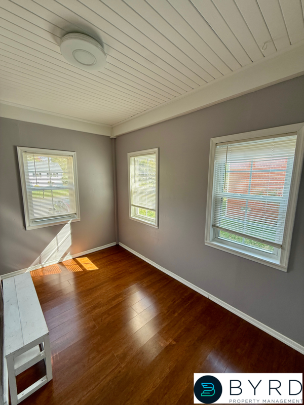 9023 Farmington Dr - Photo 6 of 26