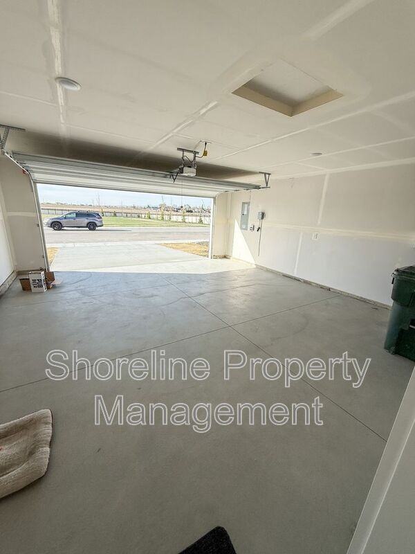 1870 W Unforgettable St - Photo 2 of 25