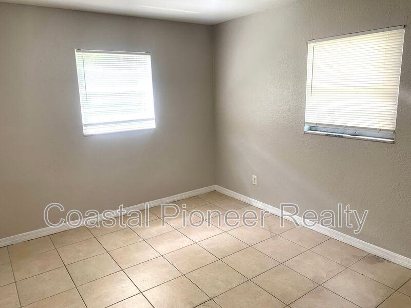 3715 E Idlewild Ave - Photo 6 of 14