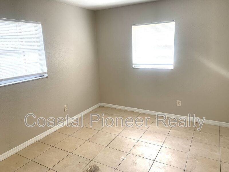 3715 E Idlewild Ave - Photo 7 of 14