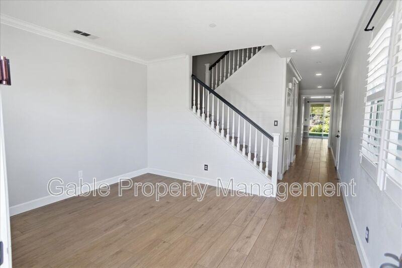 24313 La Montura Dr - Photo 3 of 31