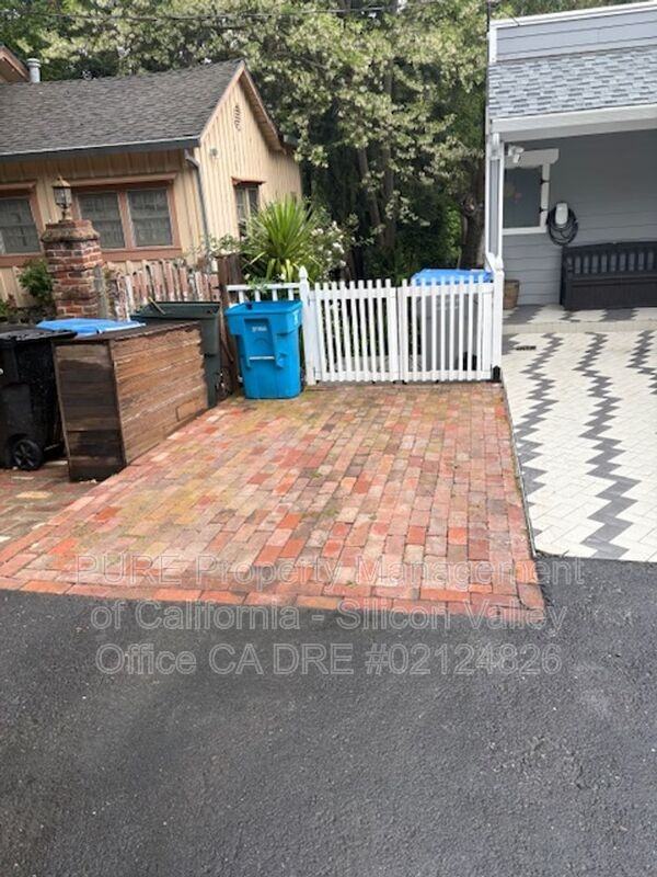 21518 Almaden Rd - Photo 2 of 16