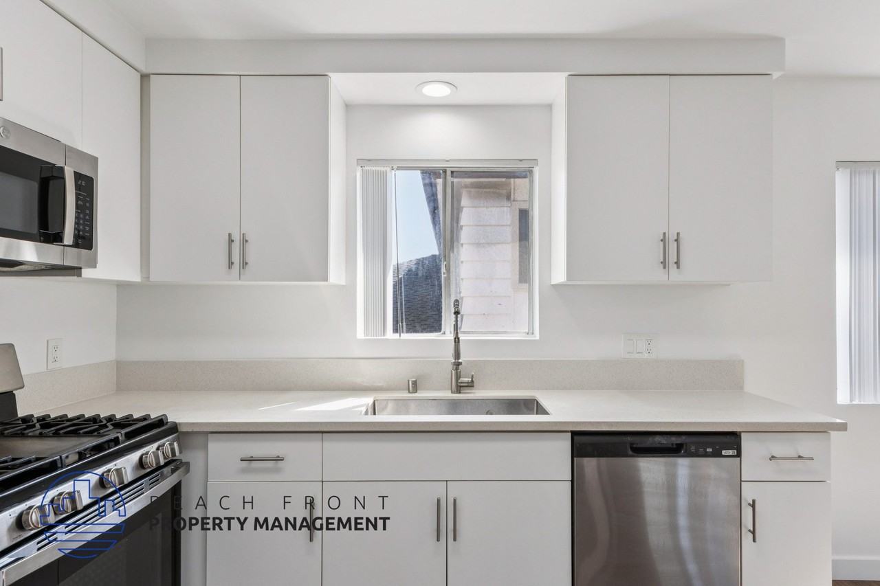 914 Alma St. - Photo 4 of 25