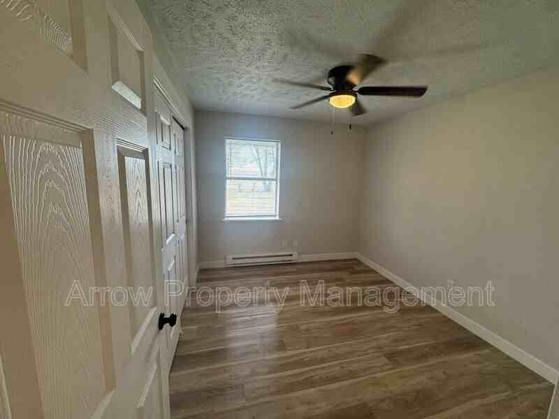 610 S 7th St - Photo 5 of 6