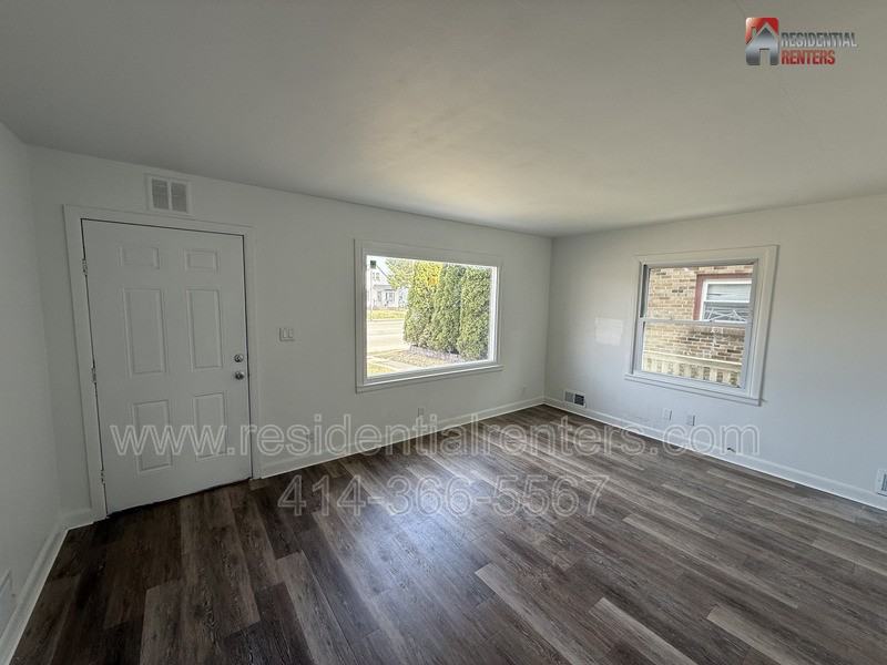 6621 W Lincoln Ave - Photo 2 of 10