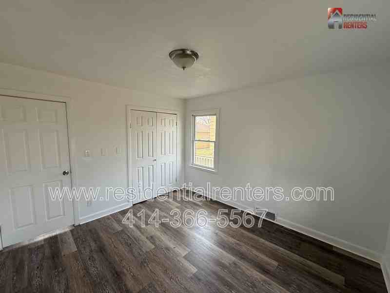 6621 W Lincoln Ave - Photo 7 of 10
