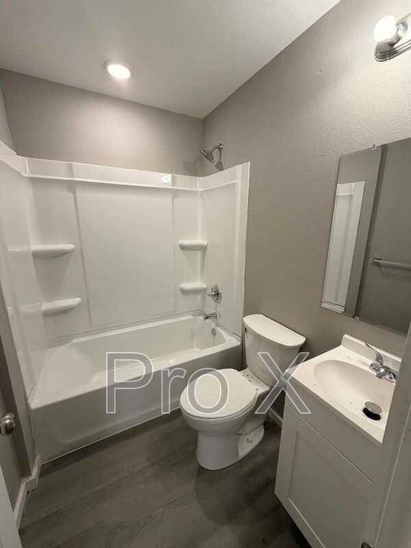 117-121 S Byers Apartments - Photo 4 of 13