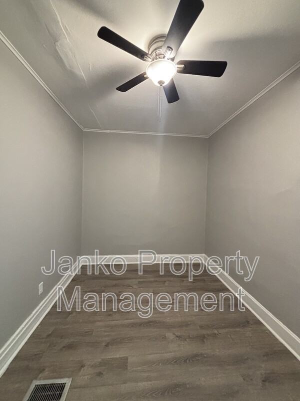 7636 S Drexel Ave #2 - Photo 2 of 8