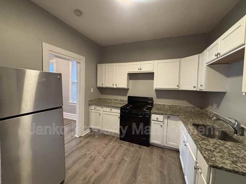 7636 S Drexel Ave #2 - Photo 7 of 8