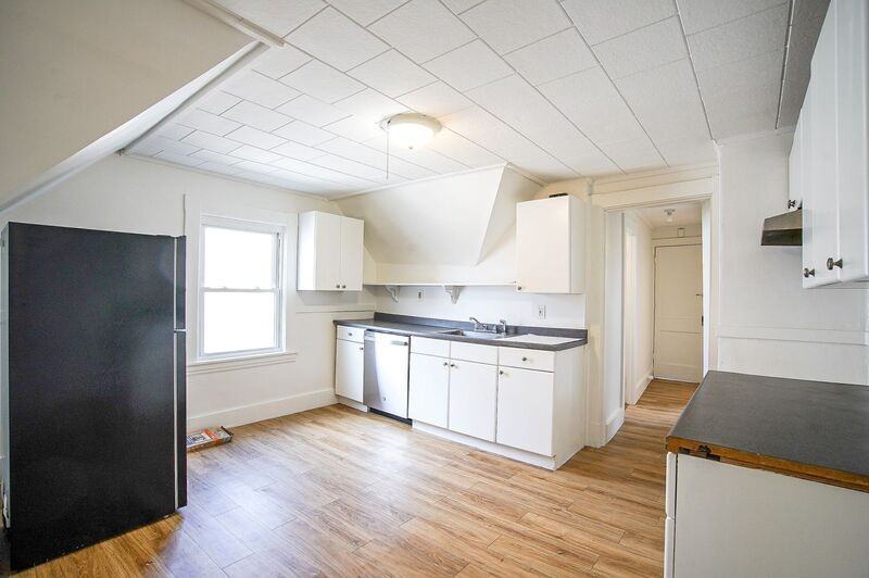 83 Wilmont St - Photo 2 of 12