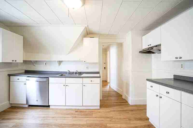 83 Wilmont St - Photo 3 of 12