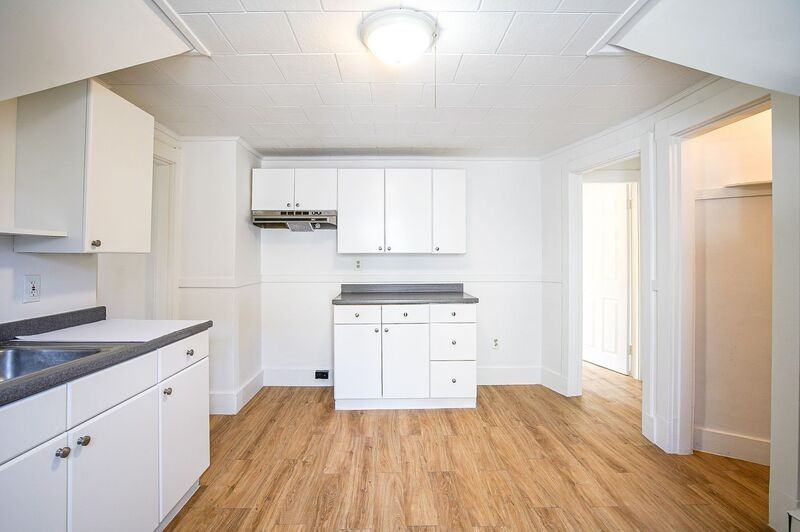 83 Wilmont St - Photo 4 of 12