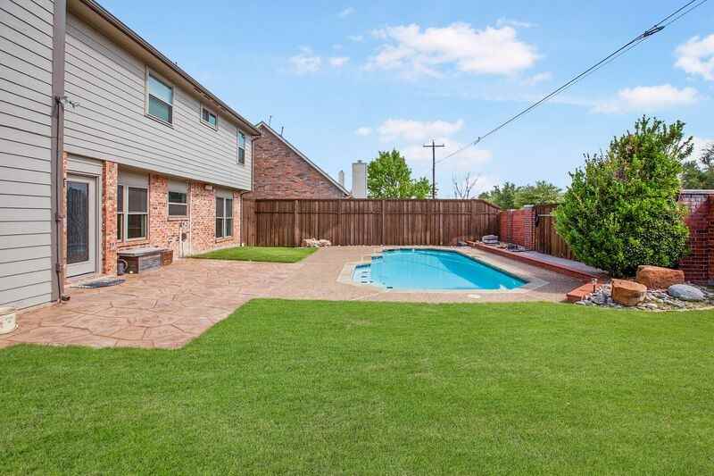 8204 Tavaros Dr - Photo 4 of 43