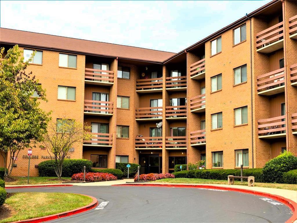 College Parkway Place - Photo 2 of 9