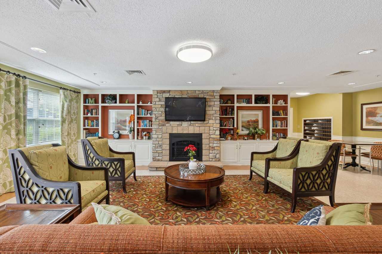 Park View at Laurel - Photo 4 of 15