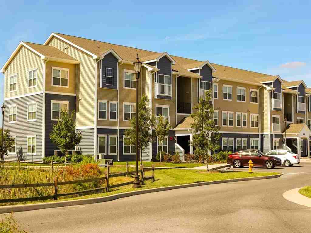 Reserve at Somerset Commons - Photo 2 of 10