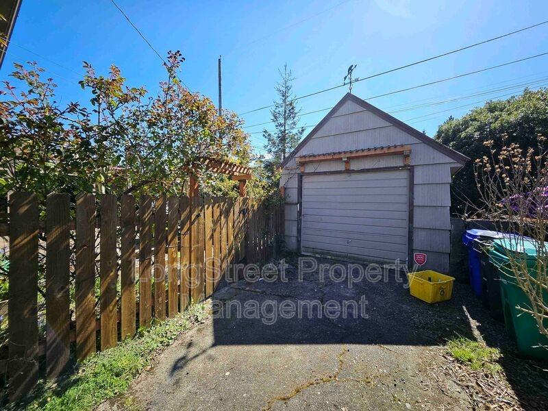 224 N Russet St - Photo 3 of 46