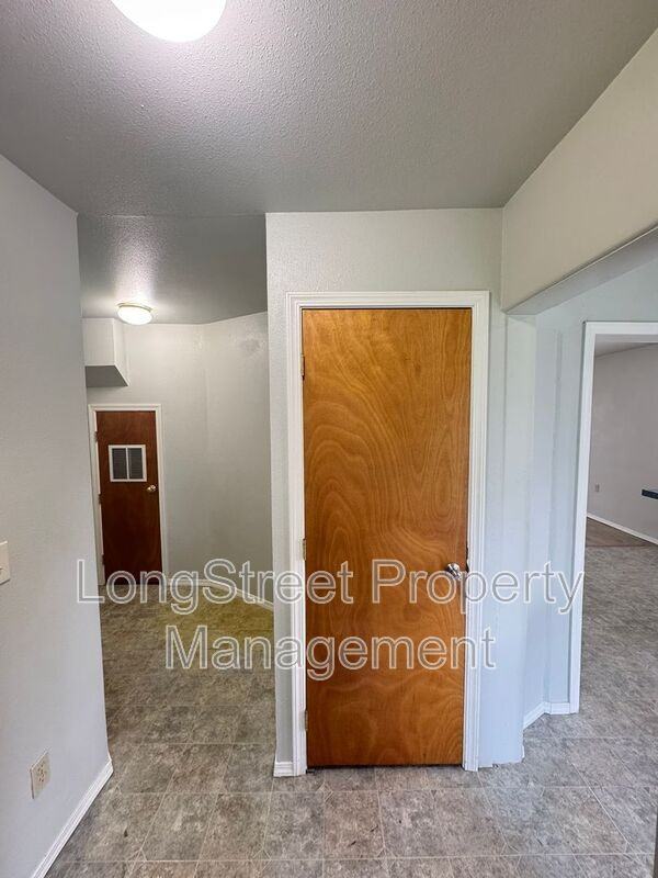1012 Nw 34th St - Photo 3 of 23