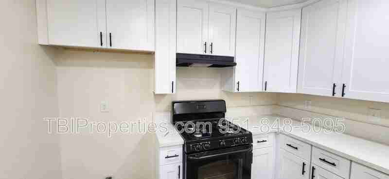 1417 Pennsylvania Ave #1417 - Photo 3 of 24