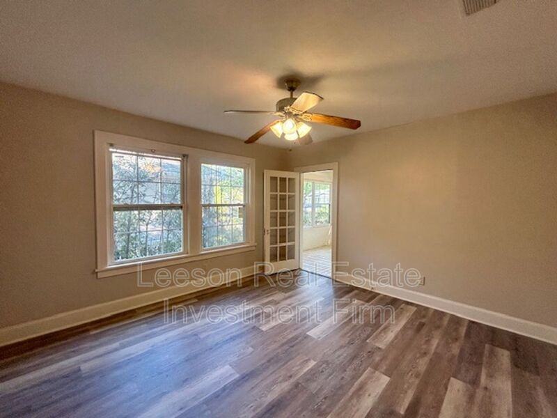 440 Forest Ave - Photo 6 of 17