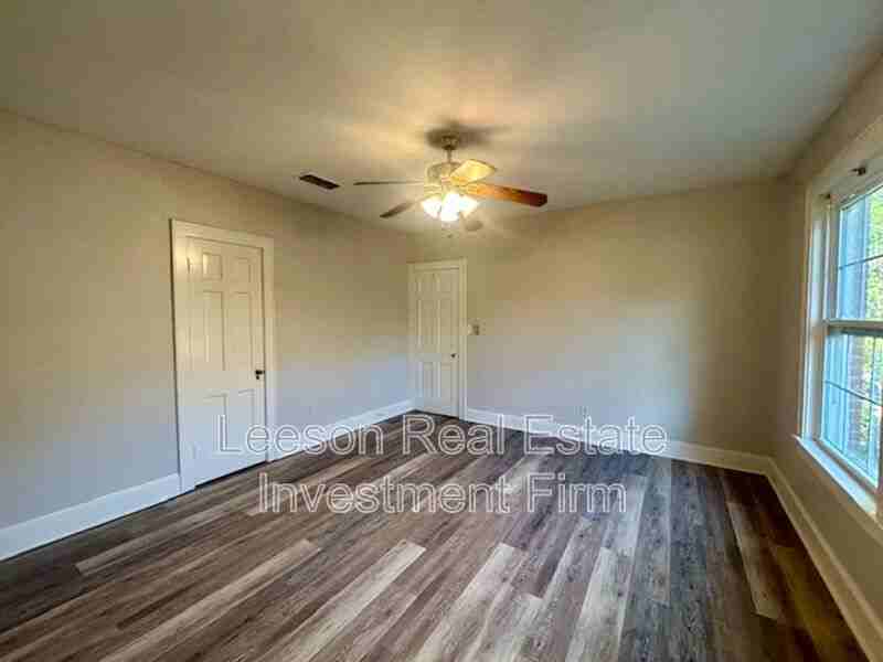 440 Forest Ave - Photo 7 of 17