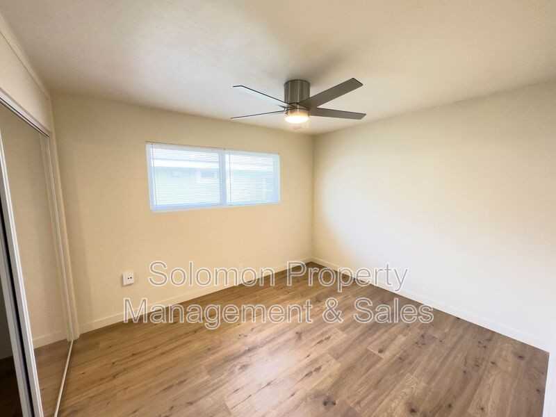 515 N Ditmar St - Photo 7 of 13