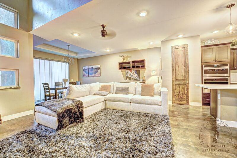 386 W Ridges Blvd - Photo 3 of 11