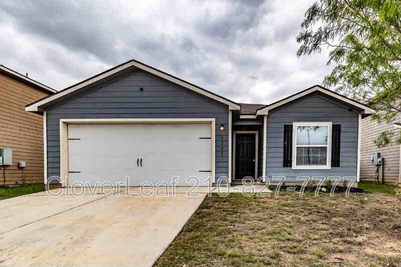 6223 Lakefront St - Photo 3 of 34