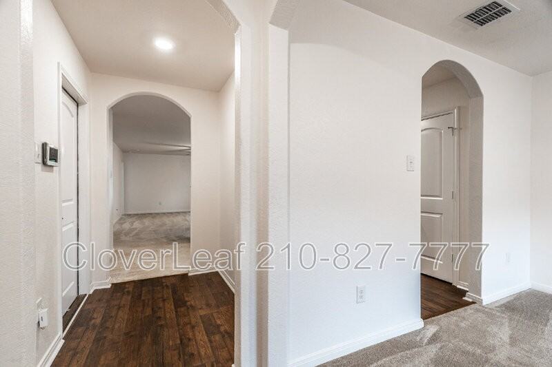 6223 Lakefront St - Photo 6 of 34