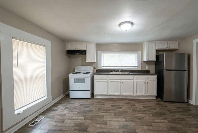 218 Irving Ave - Photo 6 of 18