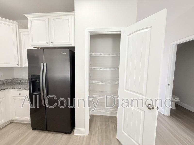 7682 Shadow Lake Dr - Photo 6 of 33